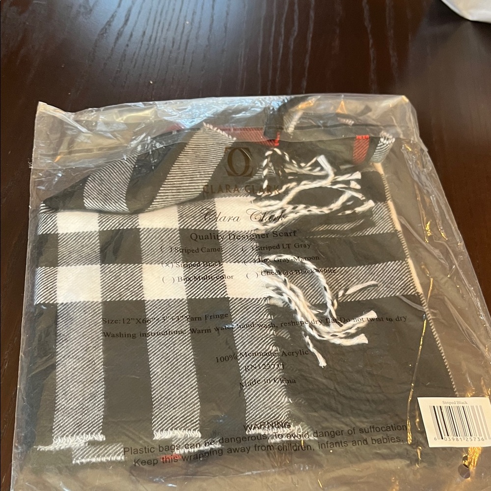 NWT Clara Clark Black and White Checkered Scarf